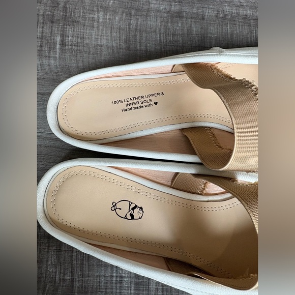 WoodchuckSato Women's White Fold Leather Tabi Mules With Beige Elastic Strap - Picture 5 of 12